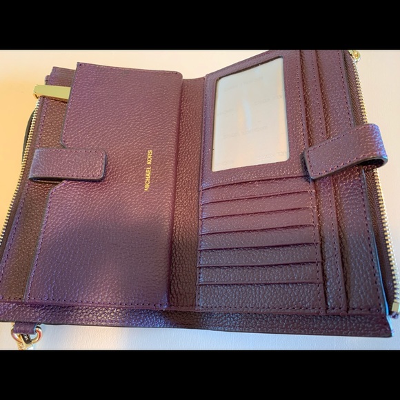 Michael Kors billfold - Picture 4 of 4
